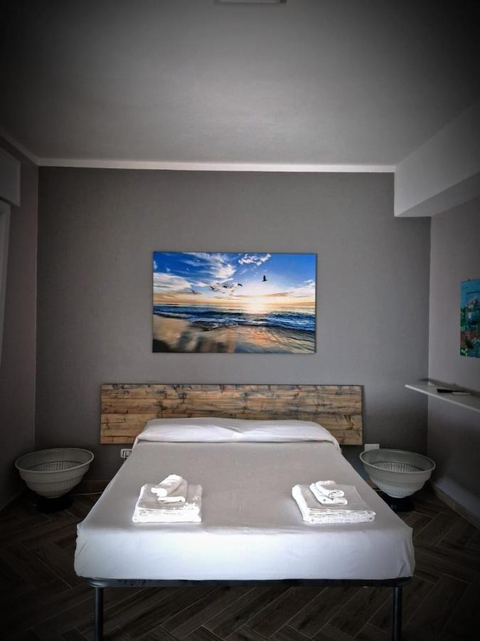 The House Of The Waves Hotel บรินดิซิ ภายนอก รูปภาพ